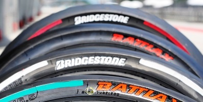 Какая марка шин лучше Dunlop или Bridgestone?